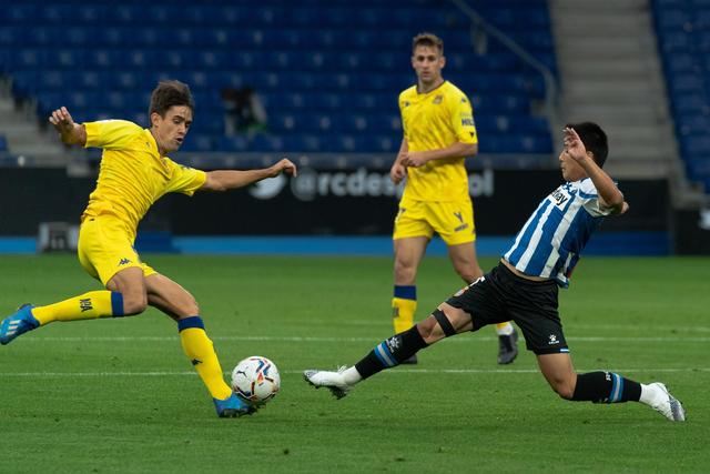 高尔夫球重庆女子公开赛：泰国球手纳塔克里塔逆转夺冠